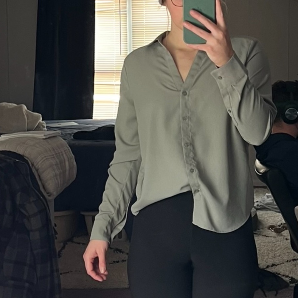 Blouse - Picture 2 of 6